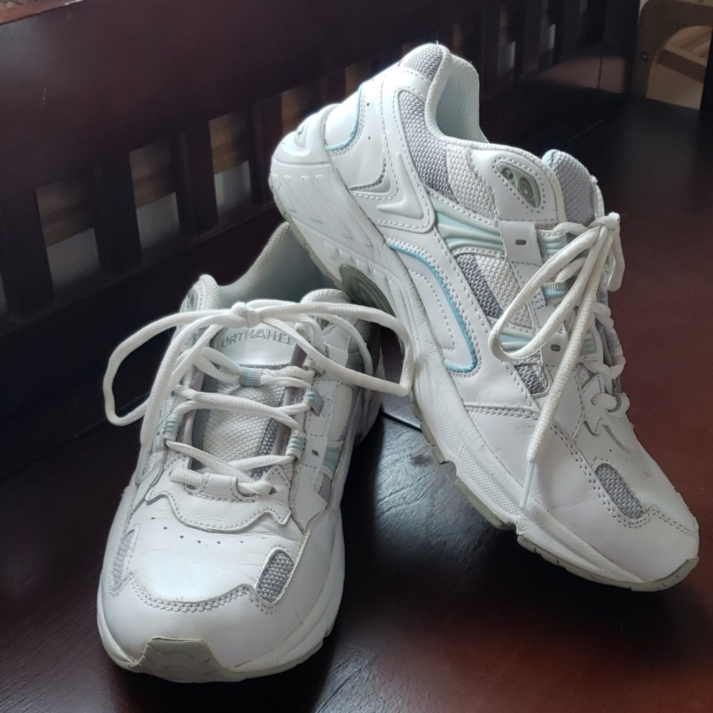 Orthaheel Triplanar motion control athletic shoe